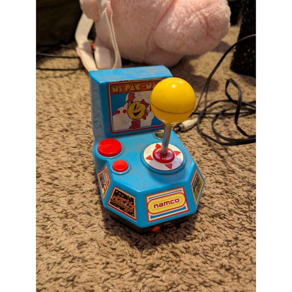 Vintage Jakks Pacific Ms Pac-Man Plug & Play TV Game Arcade Joystick Untested